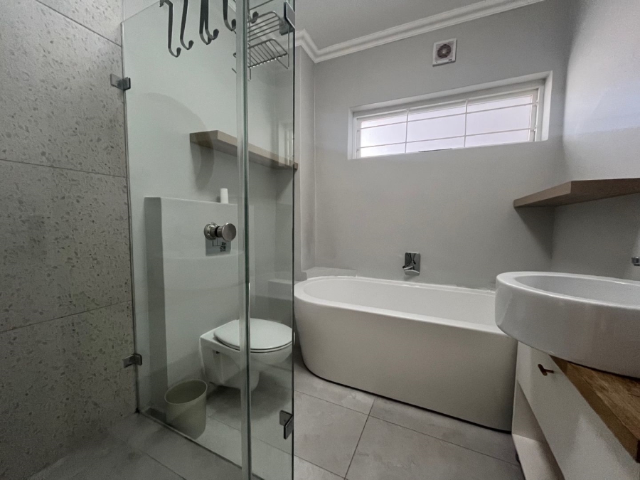To Let 2 Bedroom Property for Rent in Sea Point Western Cape